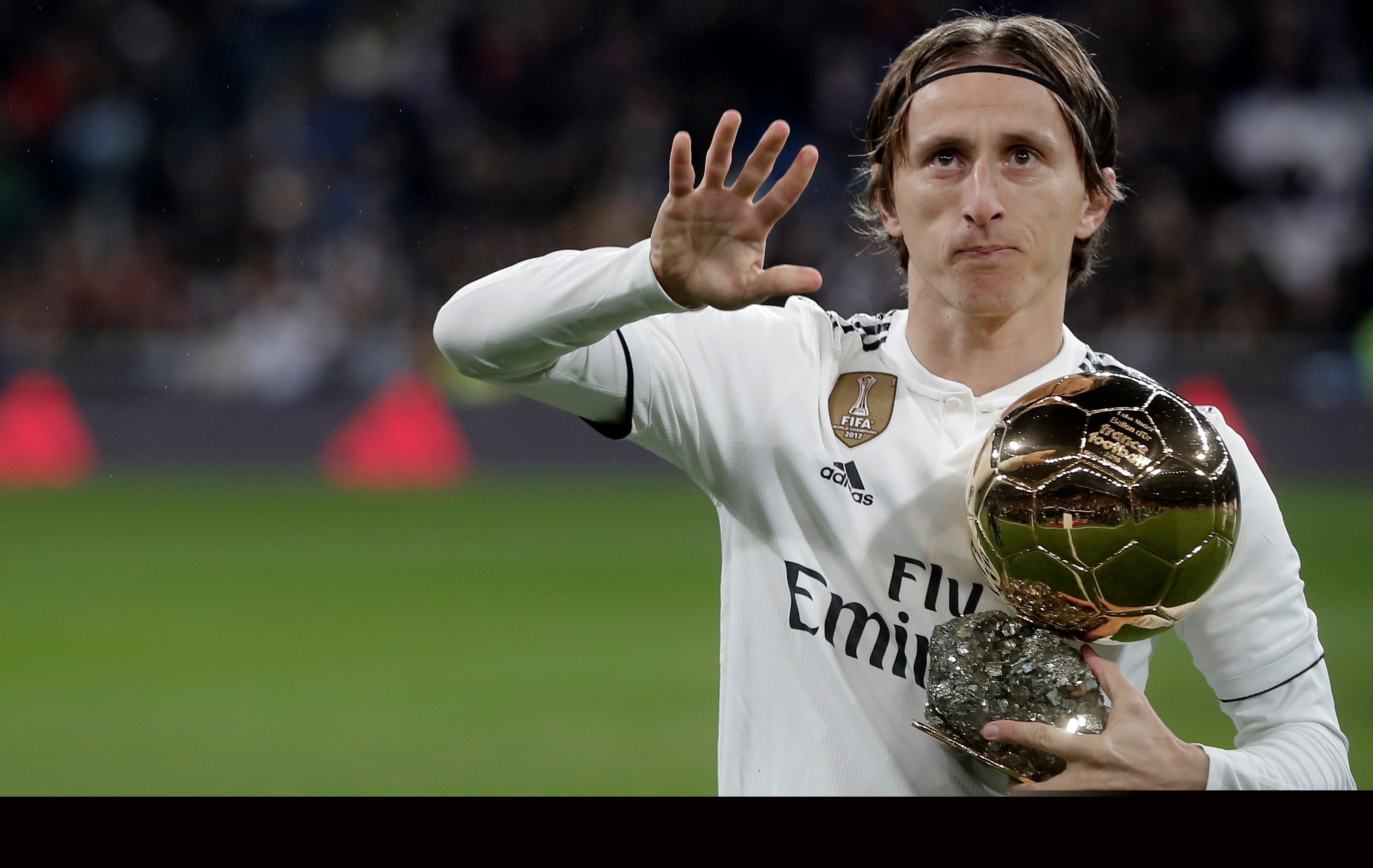 伟大的3-2！日本史诗级胜利：0-2落后逆转巴西，为这一刻等了30年